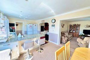 Kitchen Breakfast Dining Area- click for photo gallery